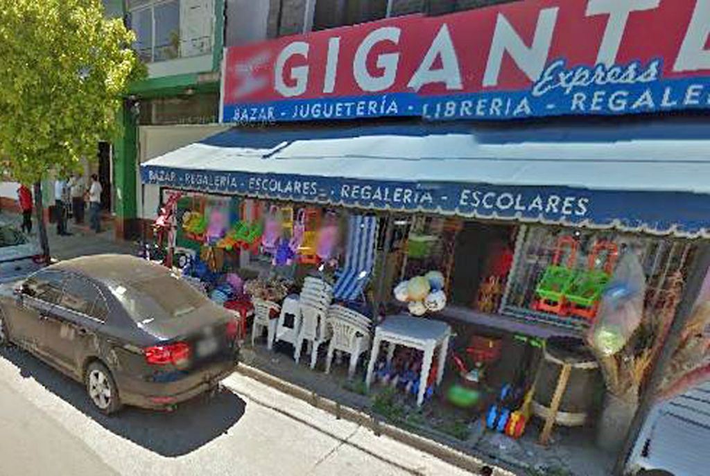 Locales-Robaron un polirubro de calle Juan B. Justo