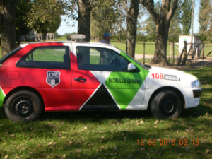 PATRULLA FRENTE A LA GRANJA