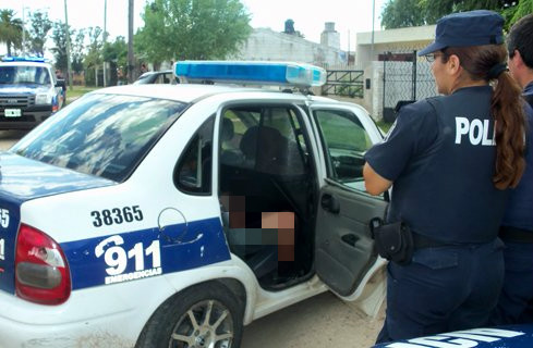 201204231757_detenido11