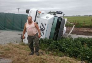 Camion-volcado-ruta-51