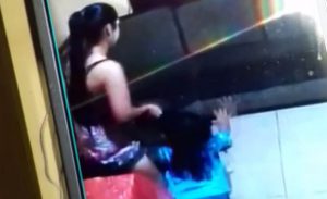 Niñera-golpea-brutalmente-a-una-nena-de-dos-años-y-medio-en-Iguazú-i5ppku671a00