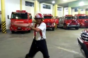 Baila-el-Bombero-Fontana