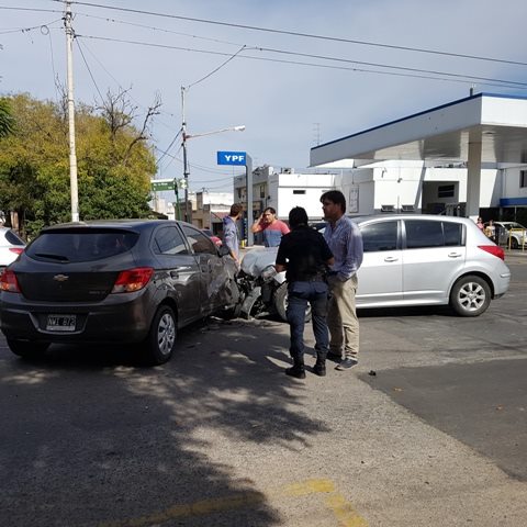 18268513_824188734399869_4650950028667642906_n