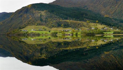 google-maps-envia-error-turistas-fiordo-noruego-solitaria-aldea-30-kilometros-destino_fotonoticia_20170509174151_660