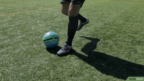 v4-728px-Kick-a-Soccer-Ball-Step-3-Version-4