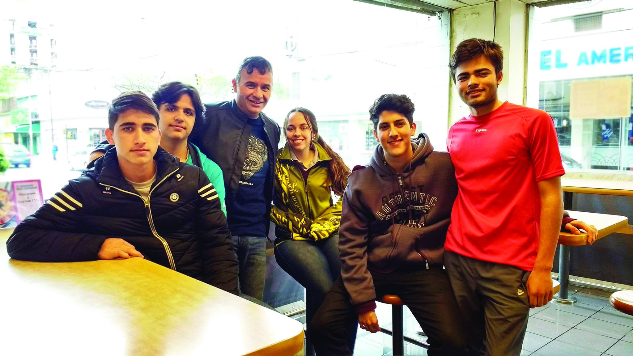 22163910_10214377661104575_1434237875_o