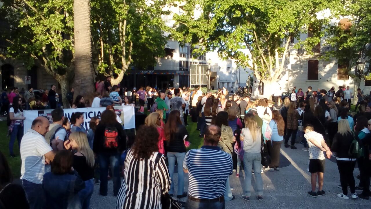 7e900d08-5e74-48e8-b36c-40170a43b831