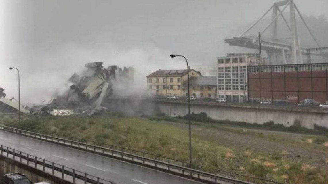 Tragedia en Italia se cayó un puente de 90 metros y hay al menos 11