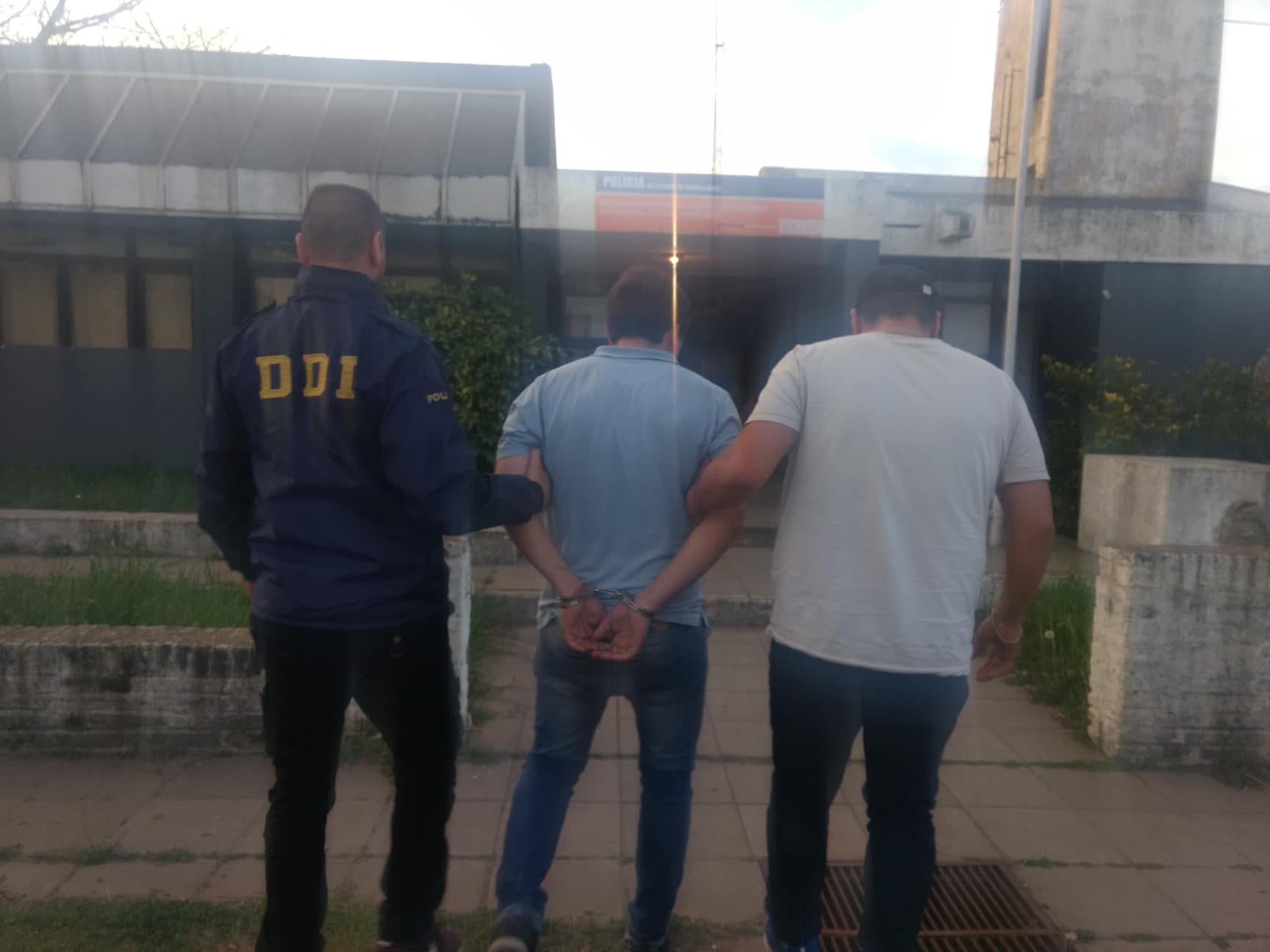 42359141_1376812772453524_2487167599213805568_n