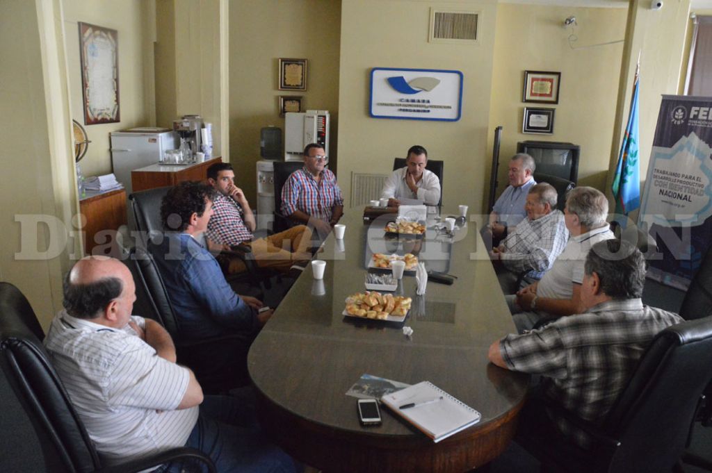 217d6cdd41d264b80e733f74ec2471a7_XL