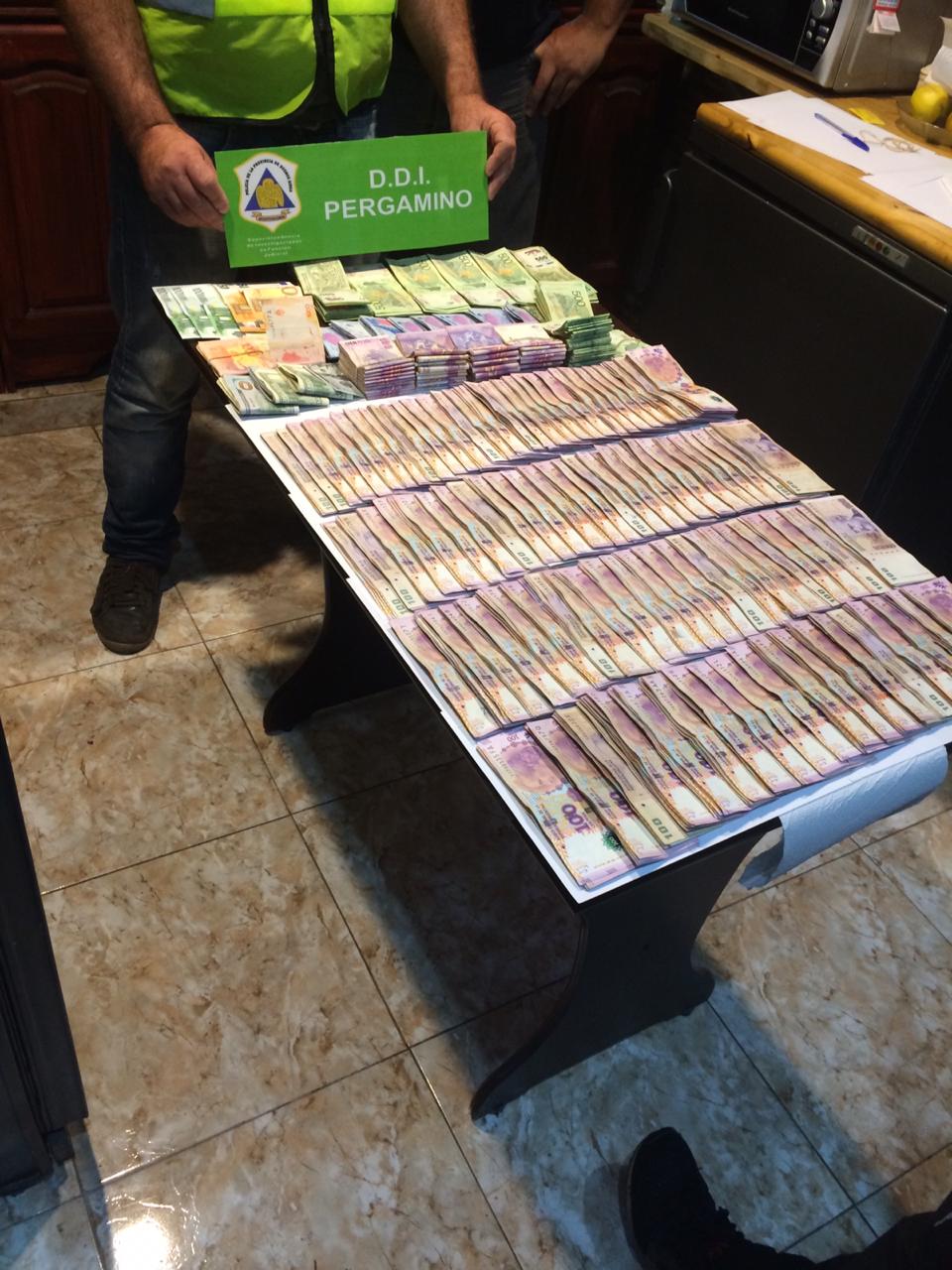 d254eeb6-896f-469e-9dbe-483c82a5dab5