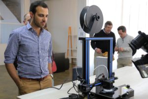 Nace DEBATE A FONDO, el podcadst independiente de Enfoque Crítico - LoQueSomos