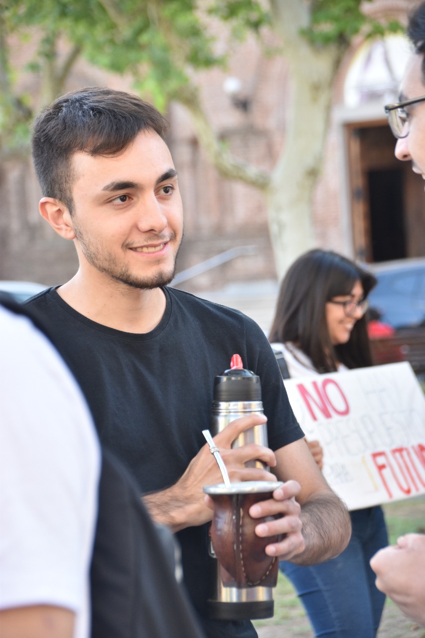 b64b8b52-f445-4c07-b93d-db153be465cb