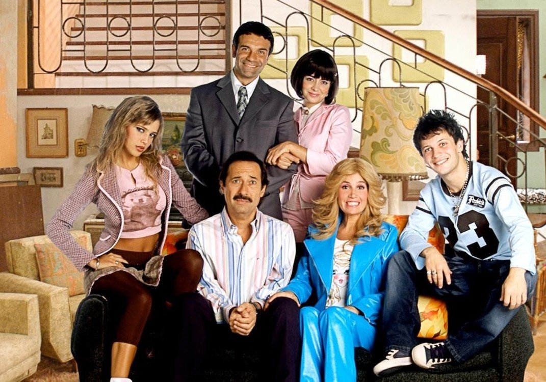 casados-con-hijos-elenco-completo___GeY5DBA-_0x750__1