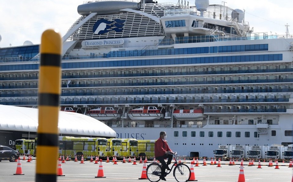 crucero-desalojado-personas-pasar-pruebas_0_20_958_596