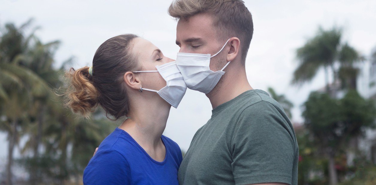 coronavirus-y-pareja-foto-shutterstock___0KxboyJl_1256x620__1