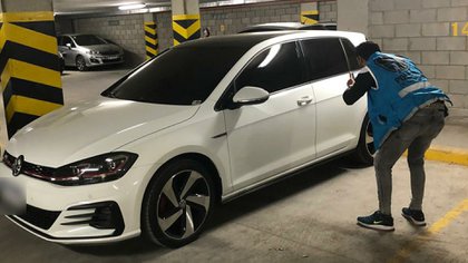 UV6L4E3VBZHZFIEXZZHCDCO2X4