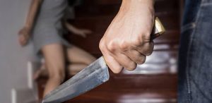 amenaza cuchilla a femenina 2