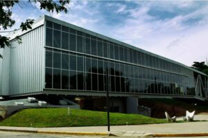 biblioteca-fachada-1024x682