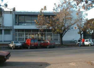 frente_de_la_escuela