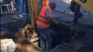 reparación-llave-de-agua2-e1635265265109