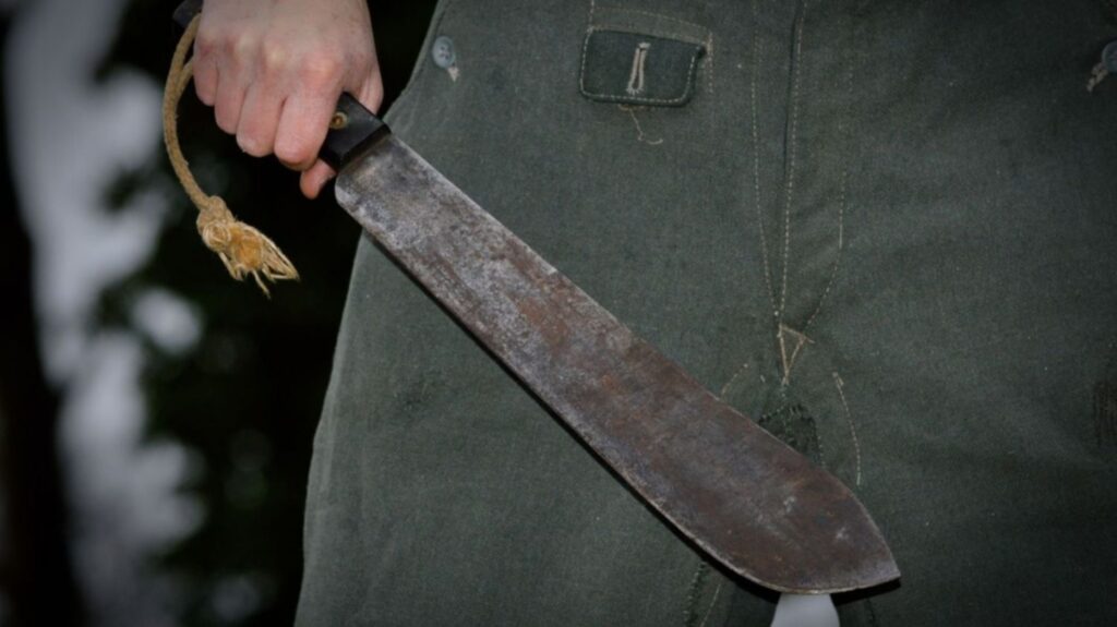 machete
