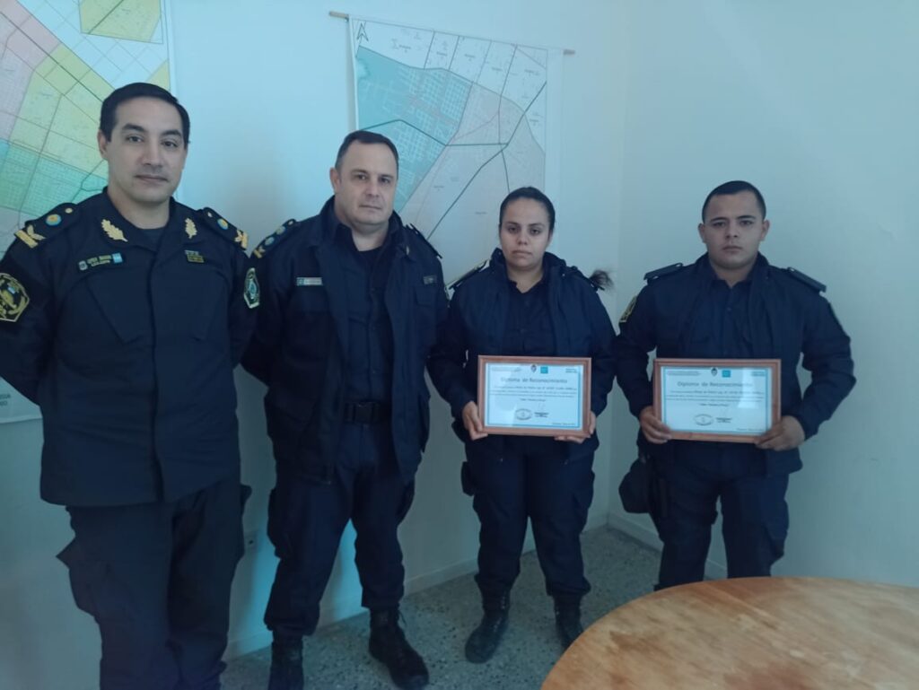 policias