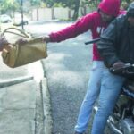 Pergamino – Motochorros asaltaron a una mujer: le robaron la cartera