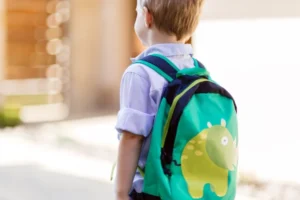 depositphotos_113917344-stock-photo-first-day-of-kindergarten